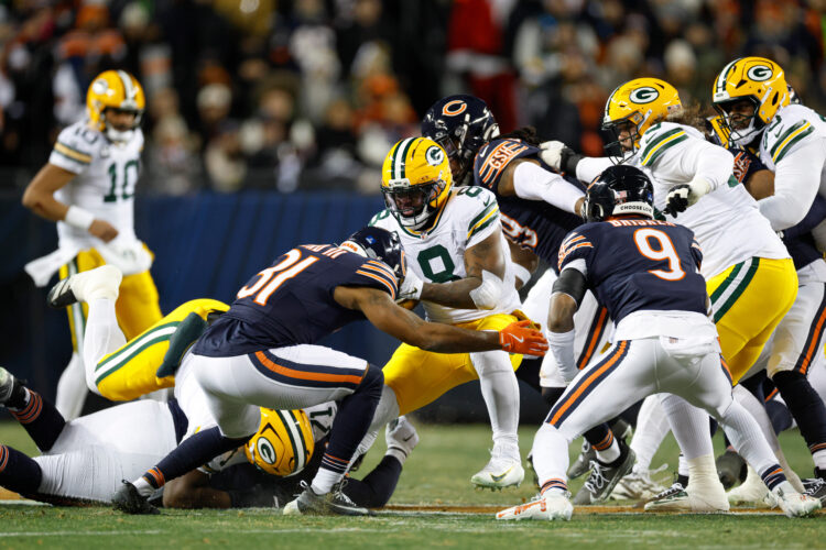 Pro Picks: Nod goes to Bears in rivalry showdown